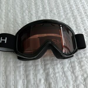 Snow goggles